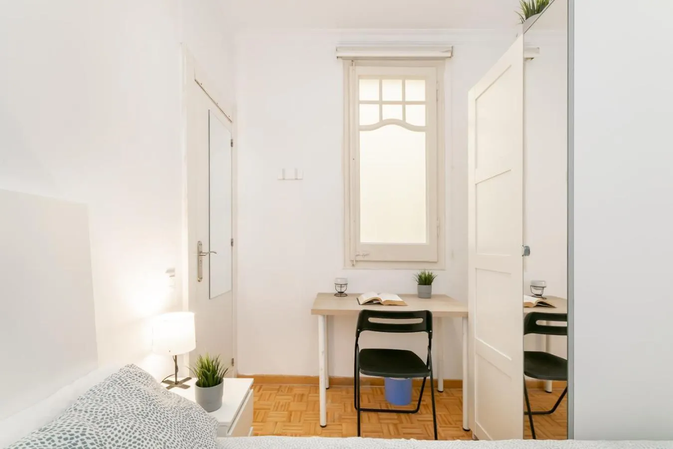 Balmes Private Rooms Barcelona 0*,